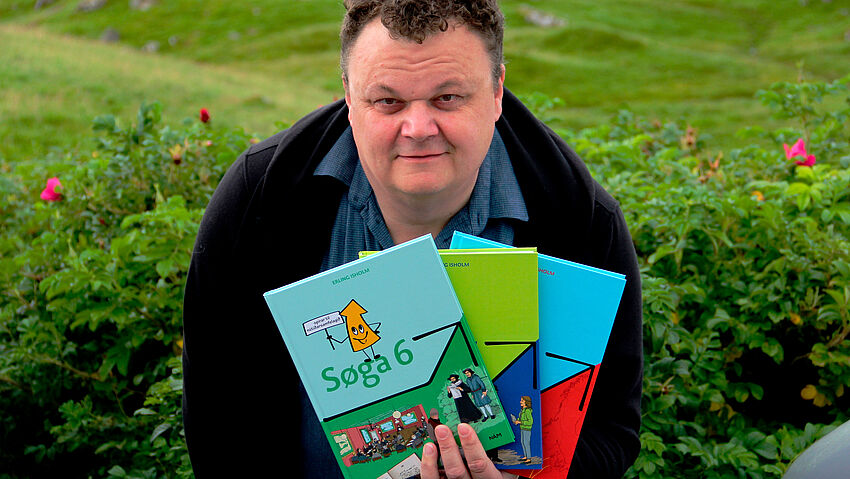 Erling Isholm vid soegubokunum